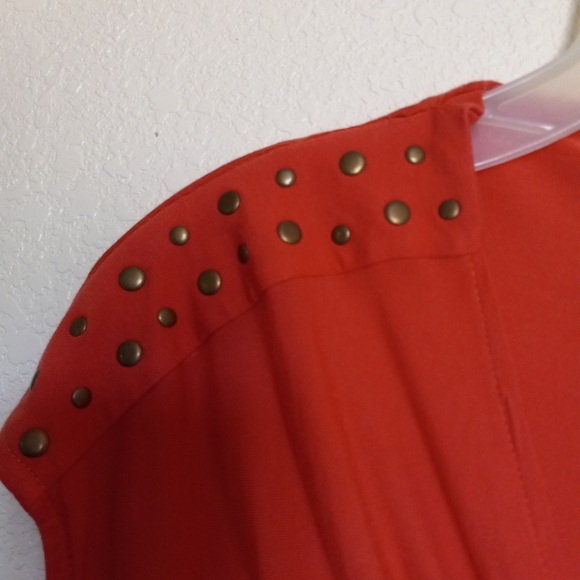 KISCHE low v-neck shoulder studs. M/L 100% rayon soft and sexy burnt orange nwot - Picture 5 of 6
